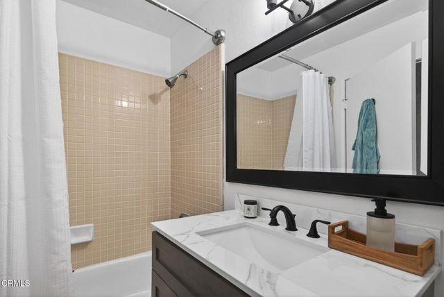 4999 Dekoven Street, Ventura, CA 93003