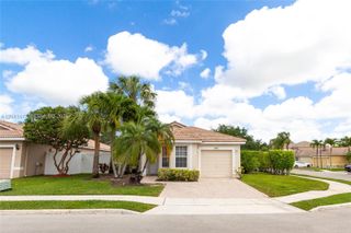 11811 SW 8th Street, Pembroke Pines, FL 33025