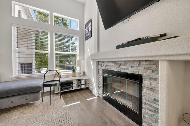 396 SEATON Dr, Folsom, CA 95630