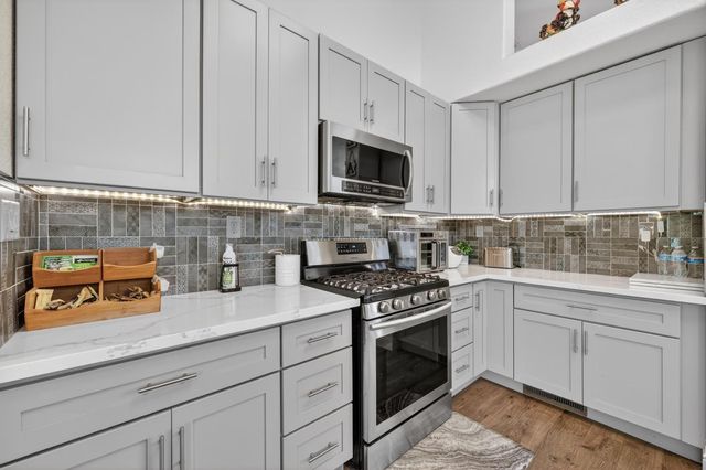 396 SEATON Dr, Folsom, CA 95630