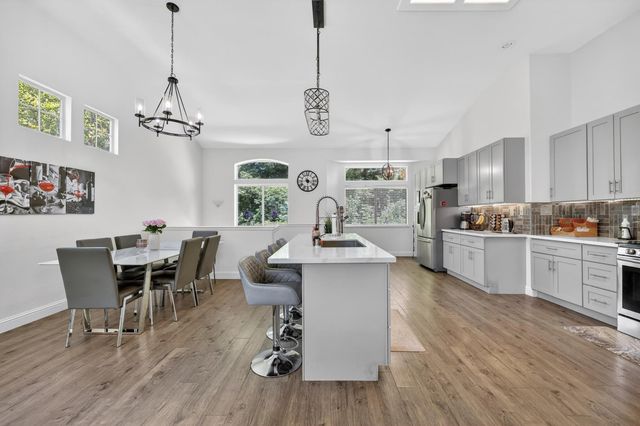 396 SEATON Dr, Folsom, CA 95630