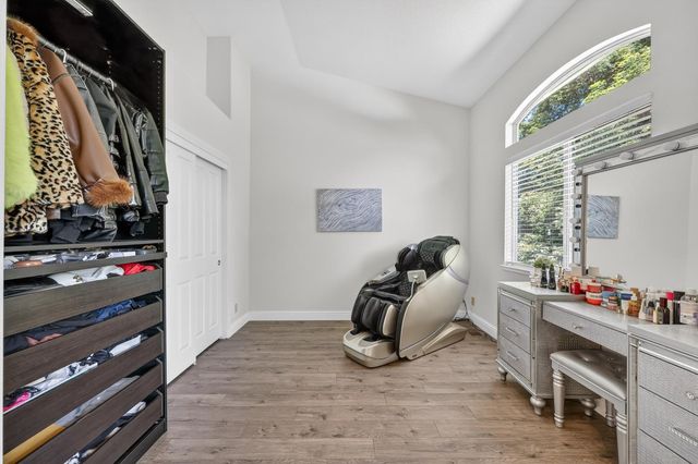 396 SEATON Dr, Folsom, CA 95630