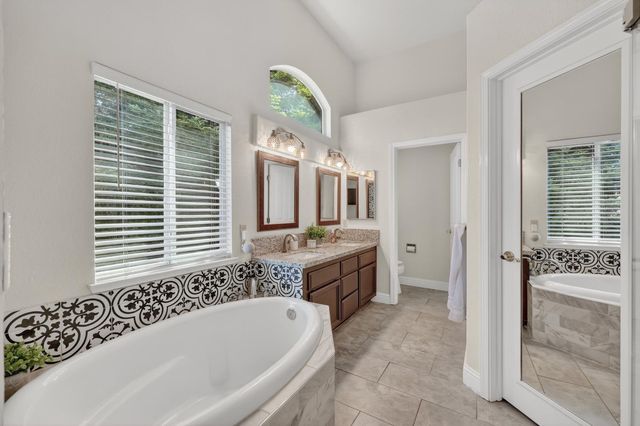 396 SEATON Dr, Folsom, CA 95630