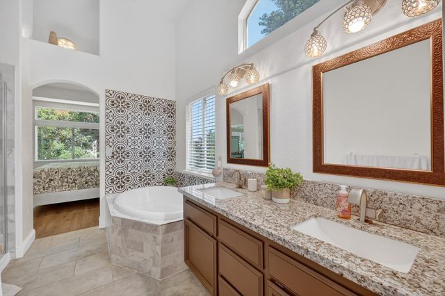 396 SEATON Dr, Folsom, CA 95630