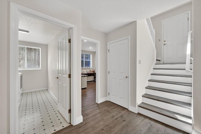 396 SEATON Dr, Folsom, CA 95630