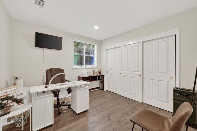 396 SEATON Dr, Folsom, CA 95630