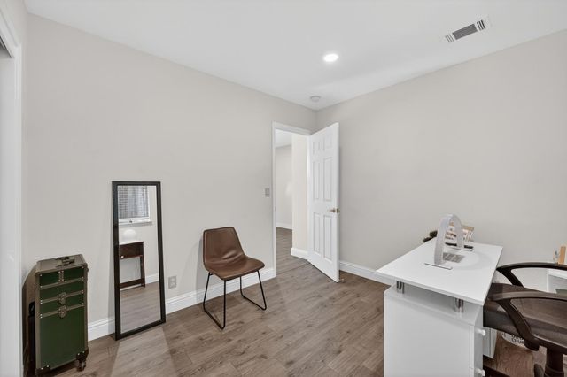 396 SEATON Dr, Folsom, CA 95630