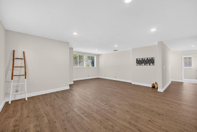 396 SEATON Dr, Folsom, CA 95630
