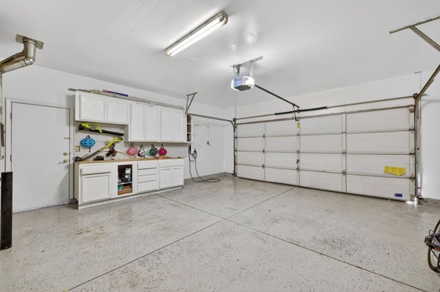 396 SEATON Dr, Folsom, CA 95630