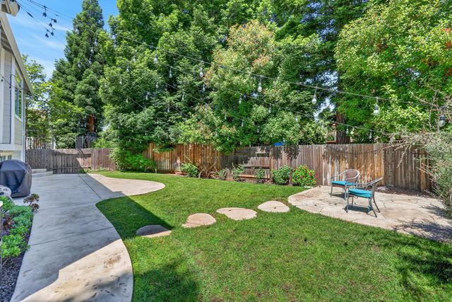 396 SEATON Dr, Folsom, CA 95630