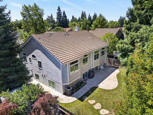 396 SEATON Dr, Folsom, CA 95630