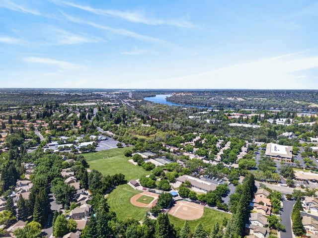 396 SEATON Dr, Folsom, CA 95630