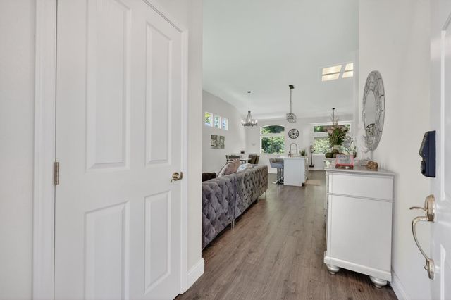 396 SEATON Dr, Folsom, CA 95630