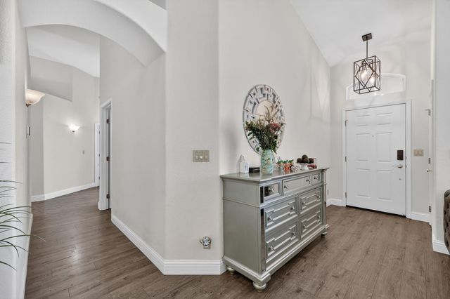 396 SEATON Dr, Folsom, CA 95630