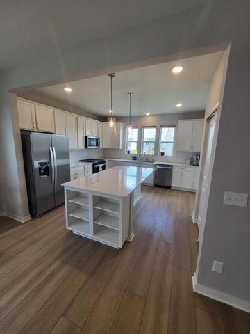 4852 Airlake Drive, Woodbury, MN 55129