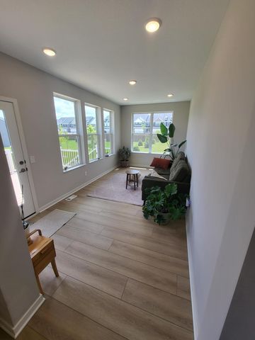 4852 Airlake Drive, Woodbury, MN 55129