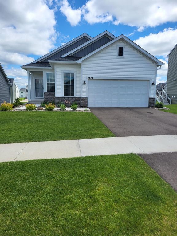 4852 Airlake Drive, Woodbury, MN 55129