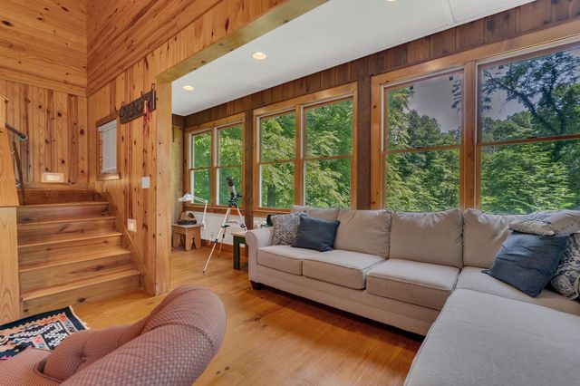 110 Village Way, Lancaster, TN 38569