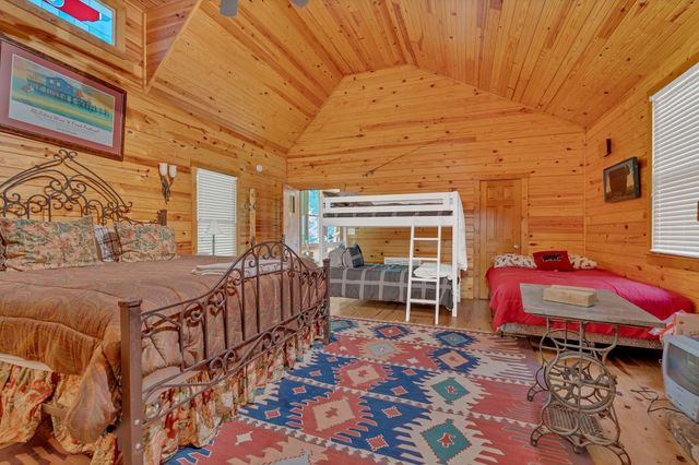 110 Village Way, Lancaster, TN 38569