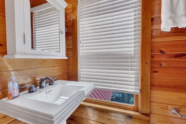 110 Village Way, Lancaster, TN 38569