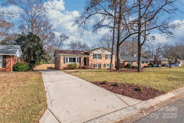 1527 Tamworth Drive, Charlotte, NC 28210