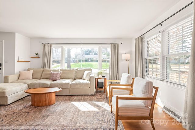 1527 Tamworth Drive, Charlotte, NC 28210