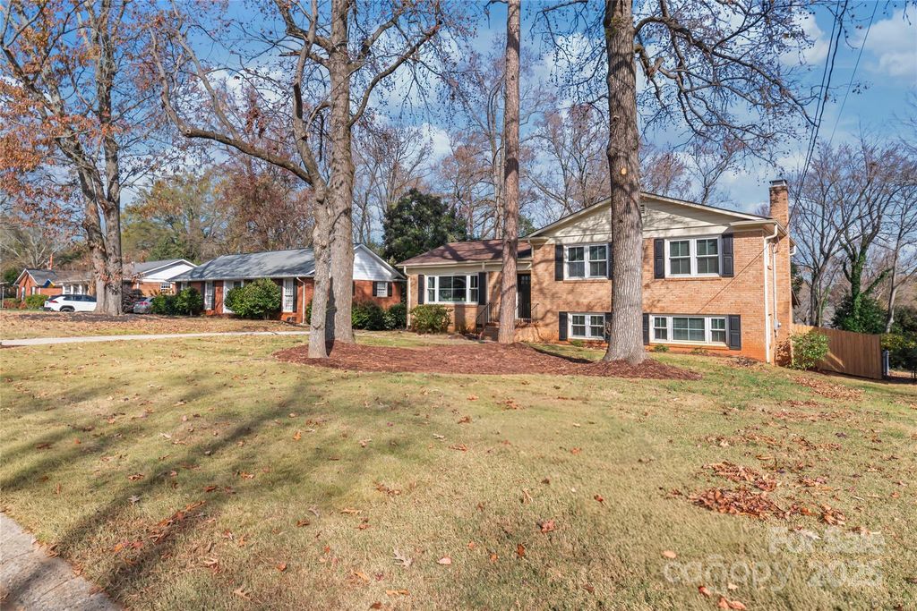 1527 Tamworth Drive, Charlotte, NC 28210