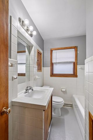 1427 1st Street SE, Rochester, MN 55904