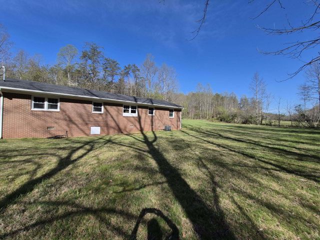 1232 Prillaman Switch RD, Ferrum, VA 24088
