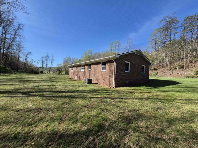 1232 Prillaman Switch RD, Ferrum, VA 24088
