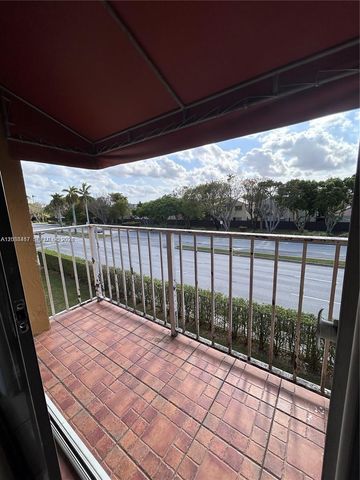 15630 SW 80th Street I305, Miami, FL 33193