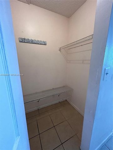 15630 SW 80th Street I305, Miami, FL 33193