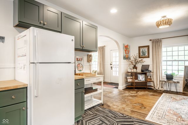 5925 Julian Avenue, Indianapolis, IN 46219