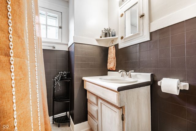 5925 Julian Avenue, Indianapolis, IN 46219