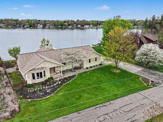 900 Rock Drive, Middleville, MI 49333