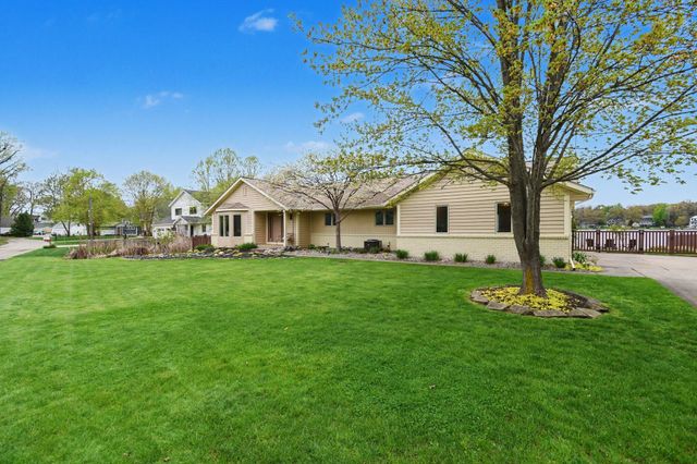 900 Rock Drive, Middleville, MI 49333