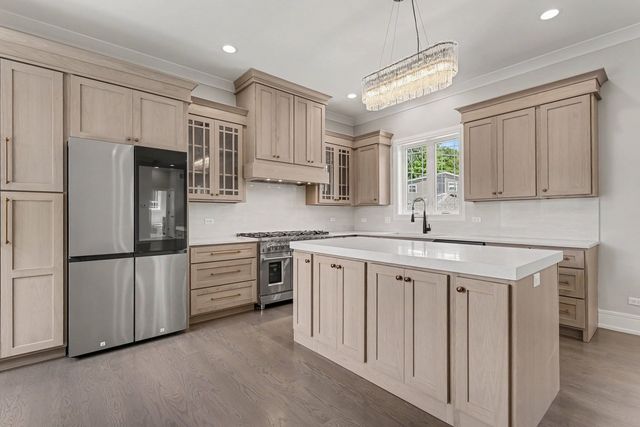 8640 Center Street, River Grove, IL 60171