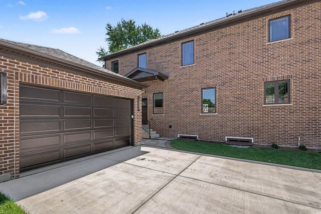 8640 Center Street, River Grove, IL 60171