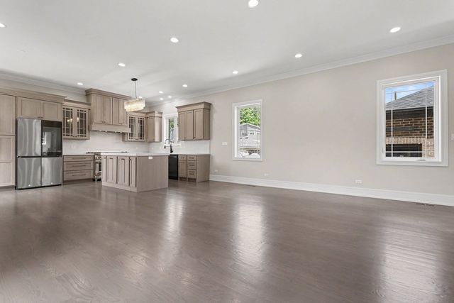 8640 Center Street, River Grove, IL 60171