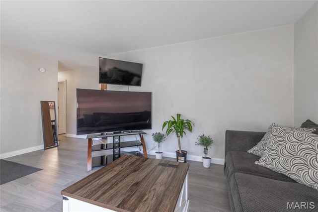 5509 Carla Drive, High Ridge, MO 63049
