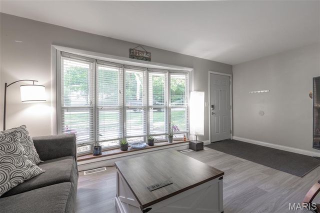 5509 Carla Drive, High Ridge, MO 63049