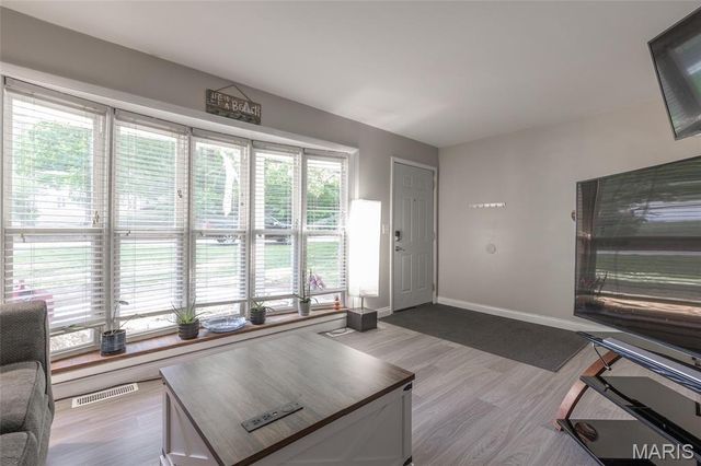 5509 Carla Drive, High Ridge, MO 63049