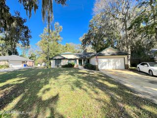 15225 LANDMARK Circle N, Jacksonville, FL 32226