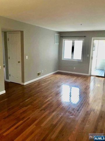 1-3-1 Orchard Park, Allendale, NJ 07401