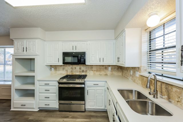 1617 James Good Lane, Garland, TX 75043