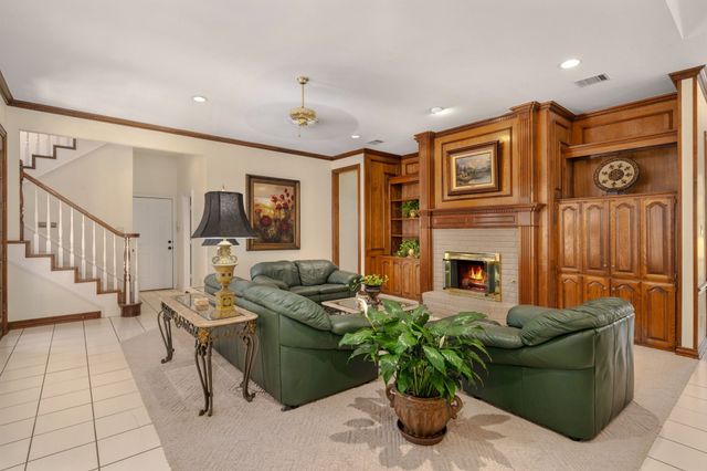 303 W Charlottesville Avenue, Colleyville, TX 76034