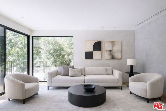 11428 Dona Lola Drive, Studio City, CA 91604