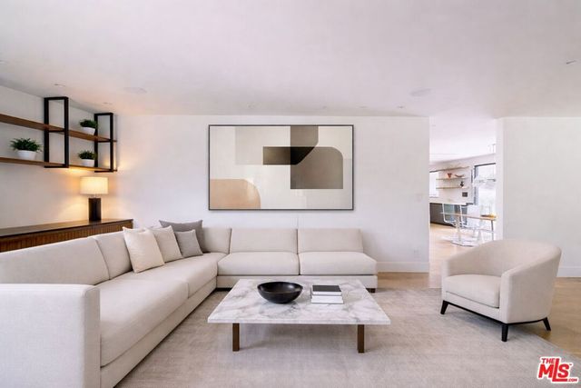 11428 Dona Lola Drive, Studio City, CA 91604