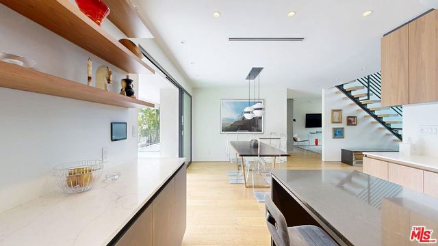 11428 Dona Lola Drive, Studio City, CA 91604