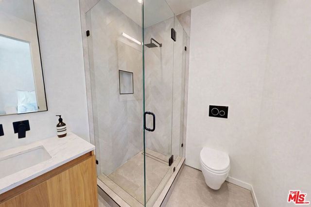 11428 Dona Lola Drive, Studio City, CA 91604